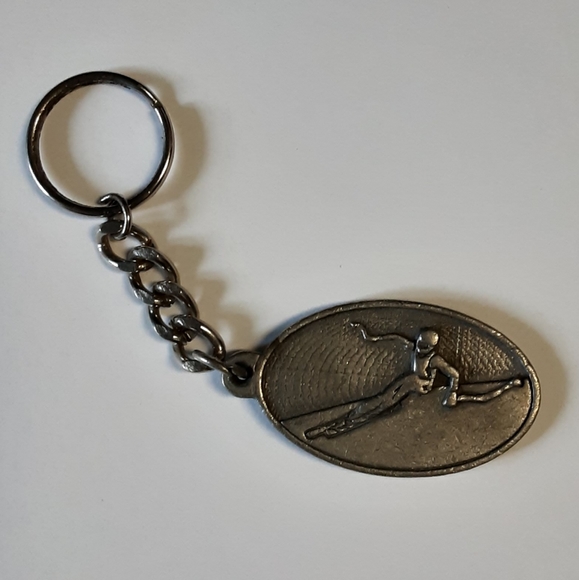 Pewter Keychain Skier Skiing Key Ring - Picture 4 of 4